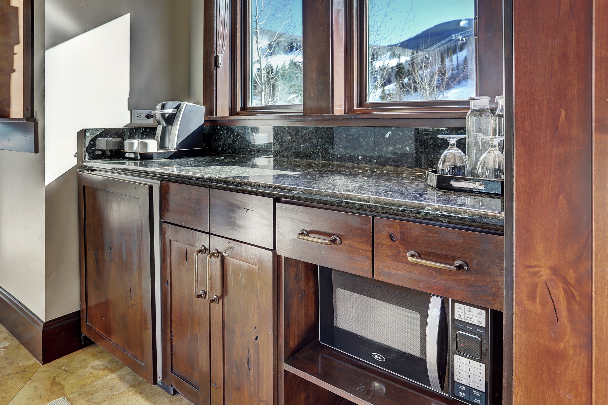 Luxury Suite Wet Bar