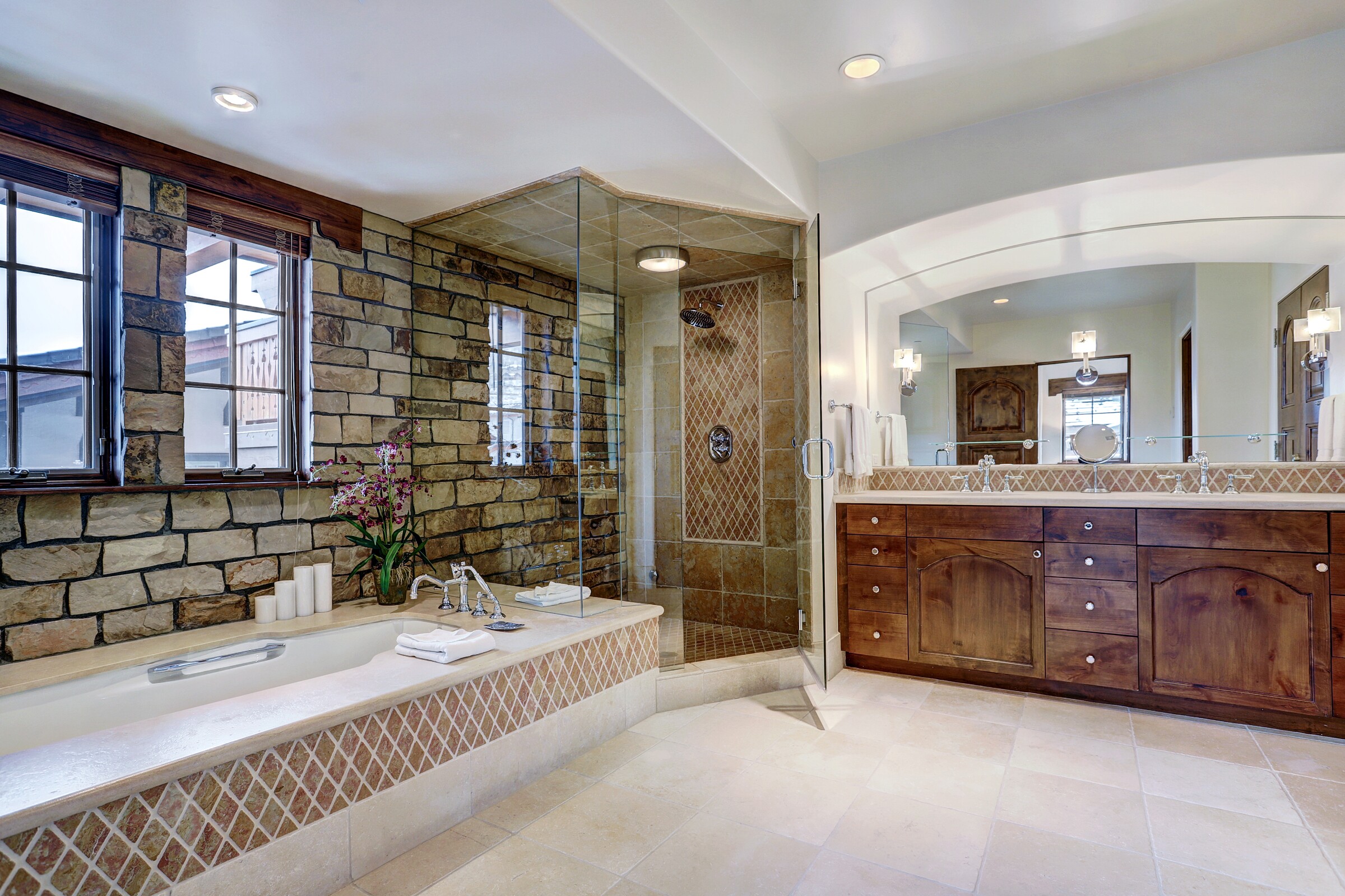 5 Bdrm Chalet - Bathroom