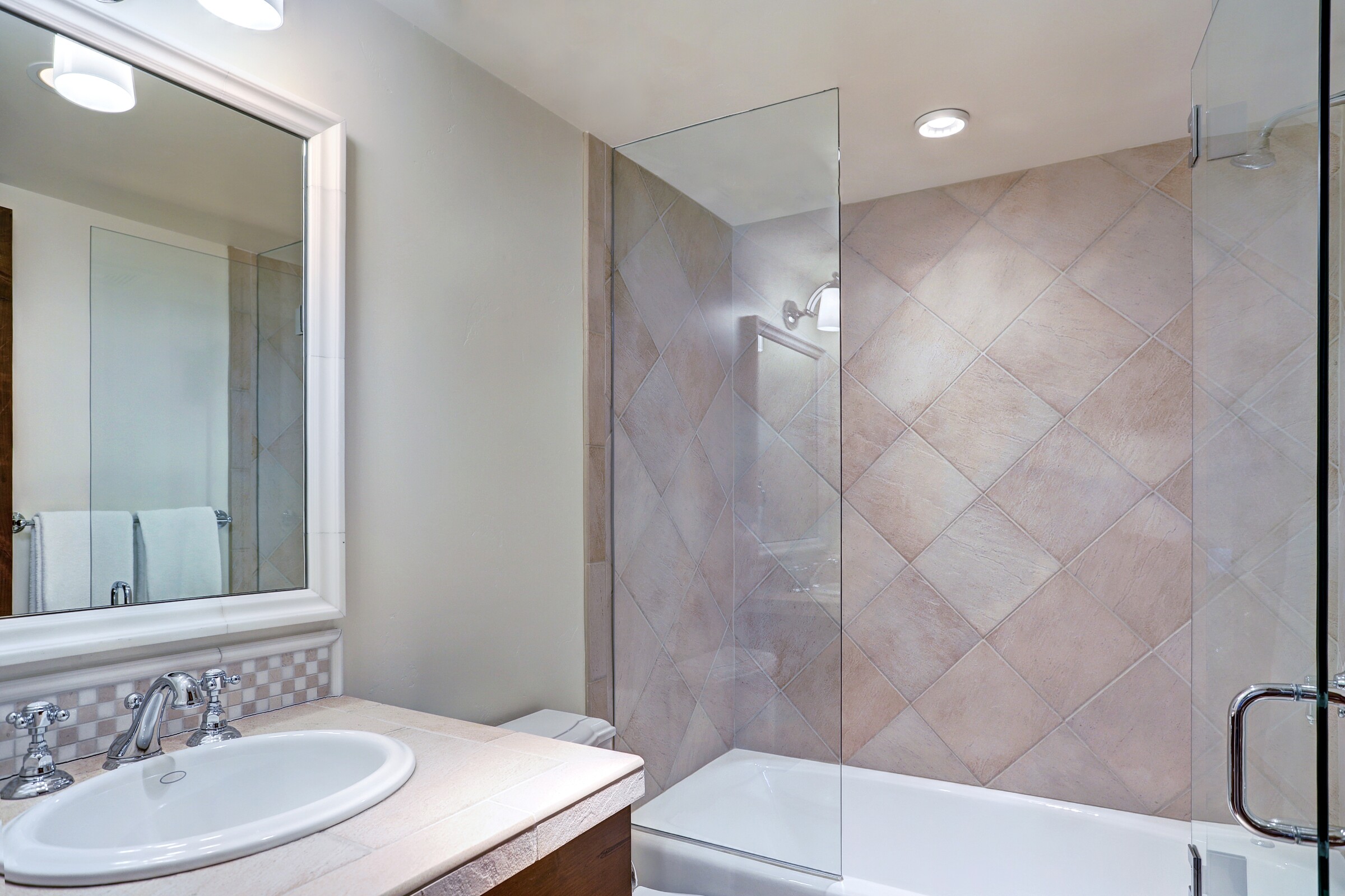 5 Bdrm Chalet - Bathroom