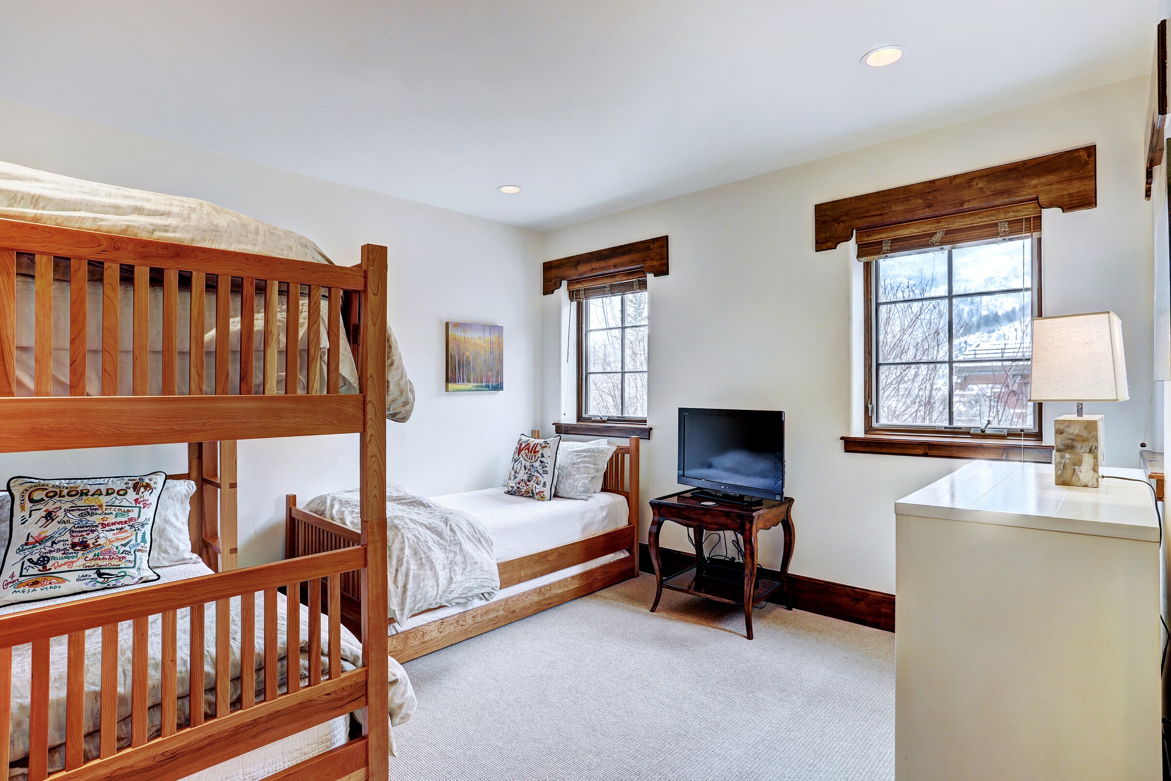 5 Bdrm Chalet - Bedroom