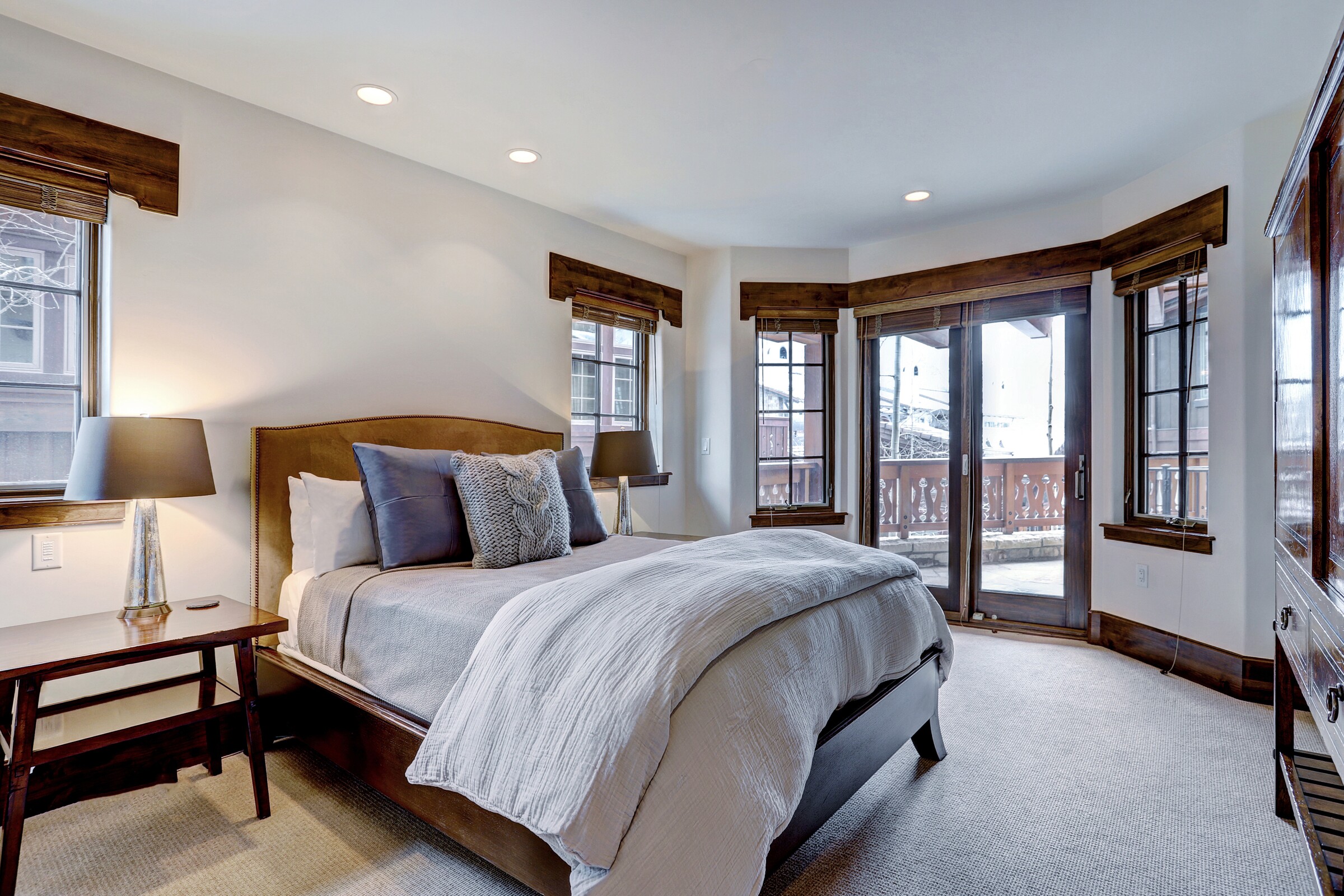 5 Bdrm Chalet - Bedroom