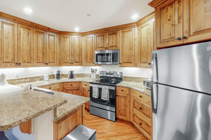 Spruce Tree Lodge #202 - Kitchen
