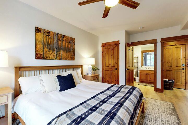 Pinecone Lodge - #306 - The Ski Lodge - Master Bedroom