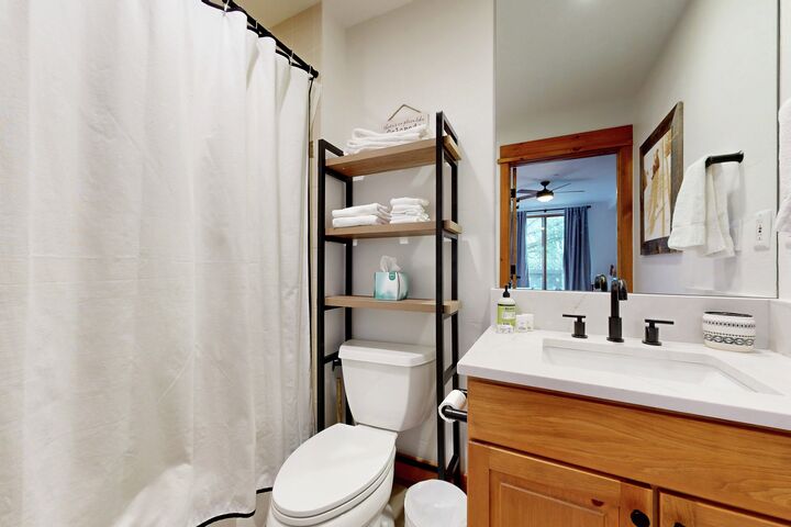 Pinecone Lodge - #306 - The Ski Lodge - Master Ensuite Bathroom