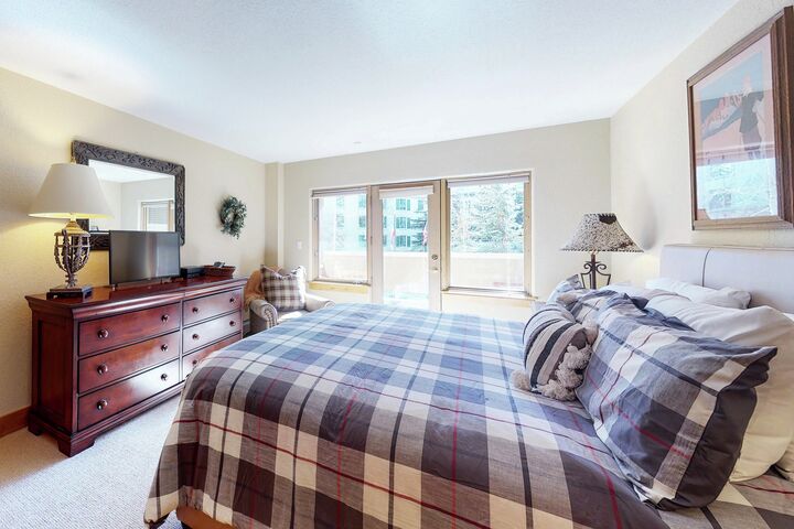 #323 - A Beaver's Lodge - Master Bedroom