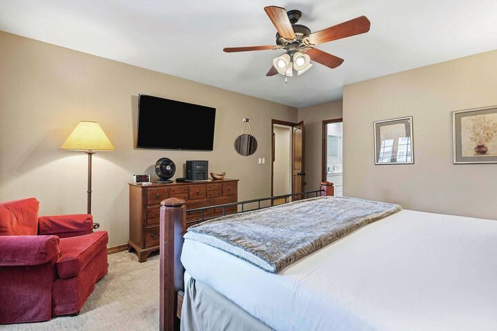 #318 - Master Bedroom