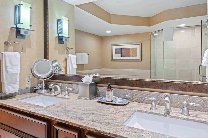 3 Bdrm Platinum TS - Master Bedroom