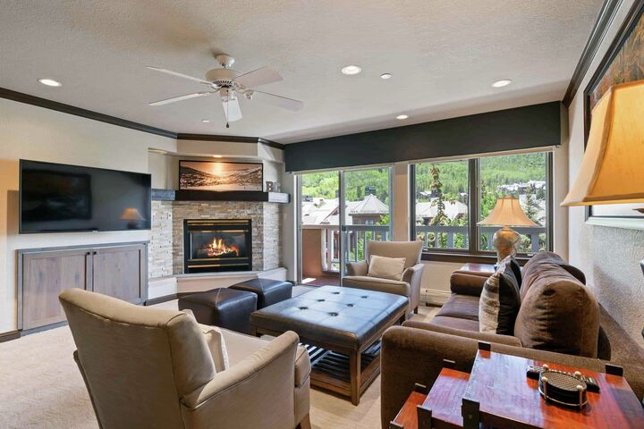 1 Bdrm Platinum TS - Living Area