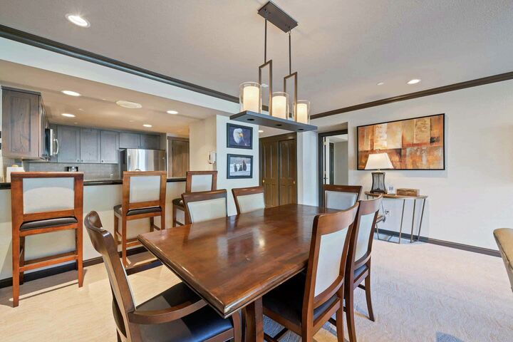 1 Bdrm Platinum TS - Dining Area