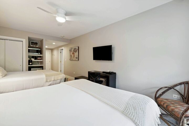 #333A - Living Area & Sleeping Area