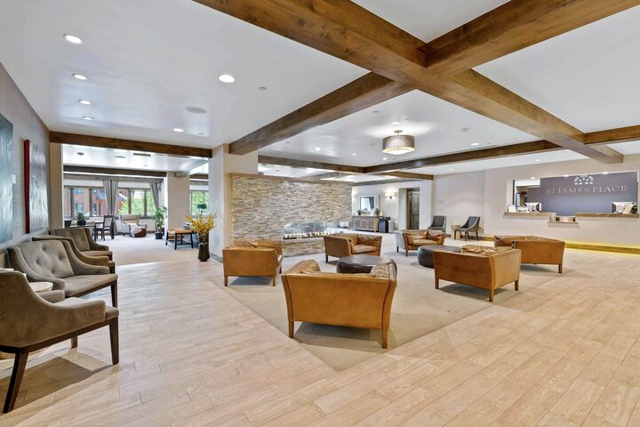 Lobby & Reception
