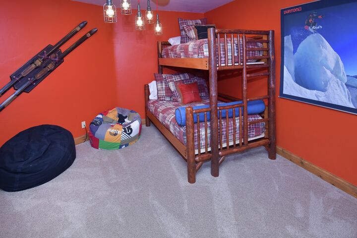 4 Bdrm + Loft - Loft Bedroom