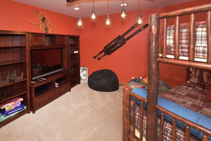4 Bdrm + Loft - Loft Bedroom