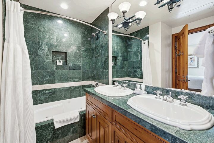 #201 - Ensuite Bathroom