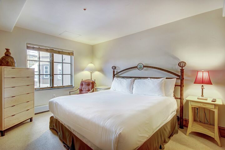 1 Bdrm + Den - Bedroom