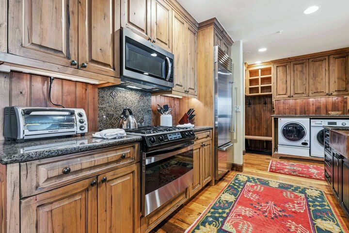 #303 - Kitchen