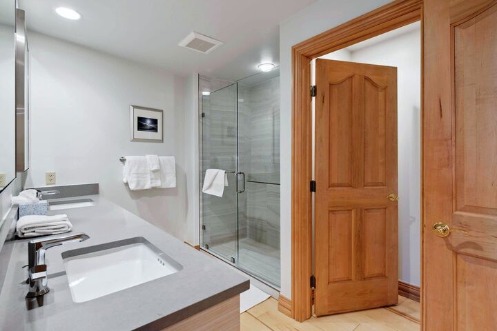 #204 - Master Ensuite Bathroom