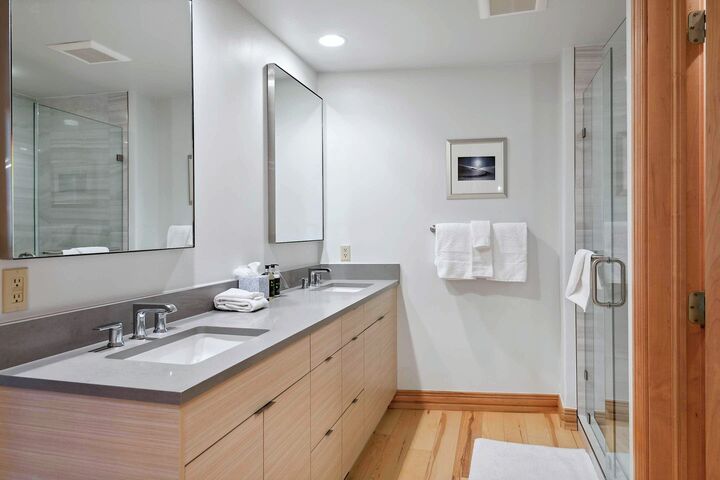 #204 - Master Ensuite Bathroom
