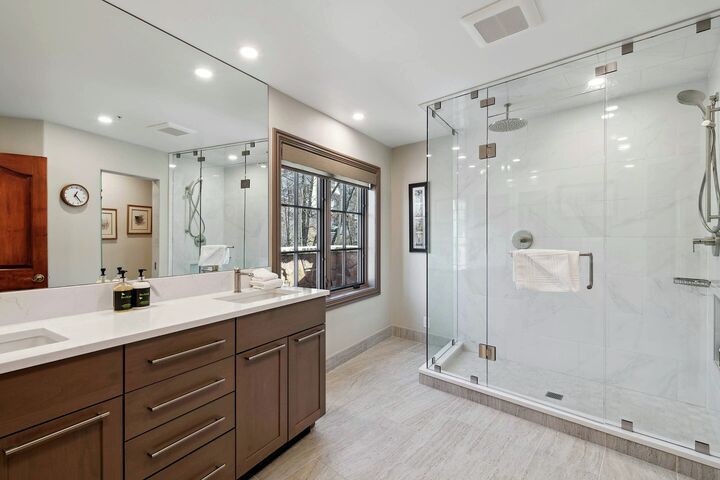 #107 - Master Ensuite Bathroom
