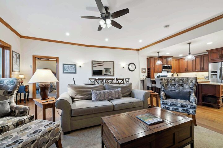 #305 - Living Area