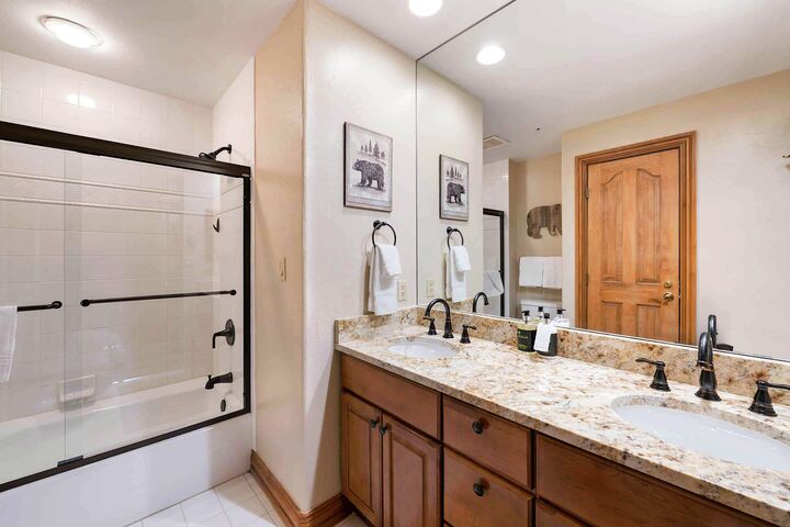 #305 - Bathroom