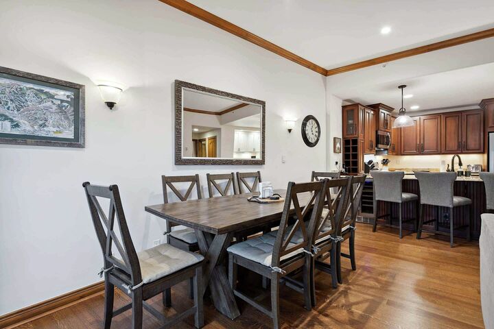 #305 - Dining Area