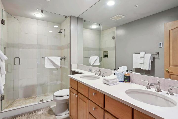 #101 - Master Ensuite Bathroom