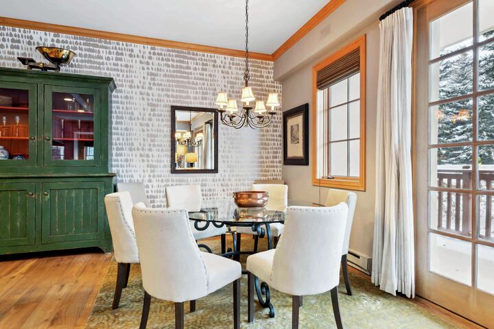#101 - Dining Area
