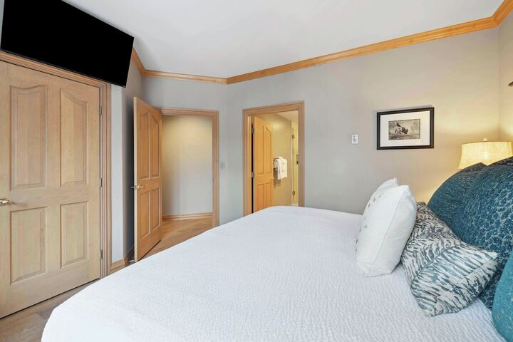 #101 - Master Bedroom