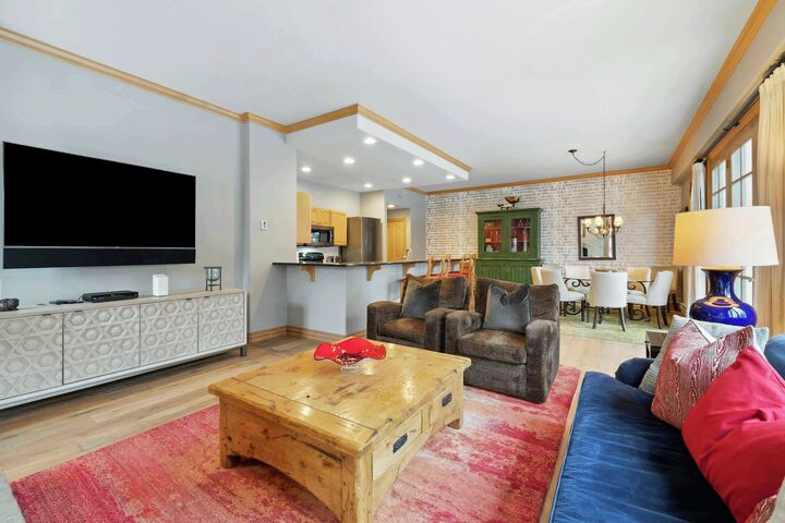 #101 - Living Area