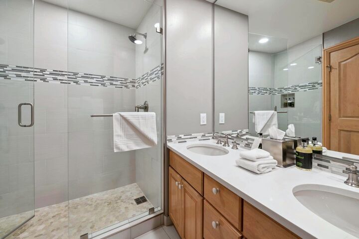 #101 - Ensuite Bathroom