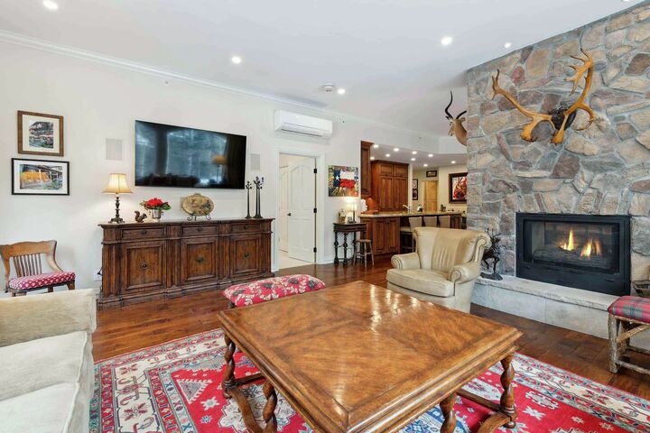 #209 - Living Area