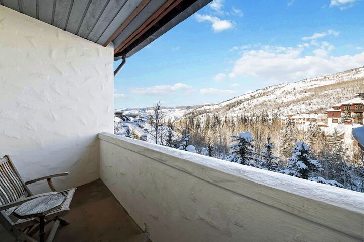 #405 - Balcony