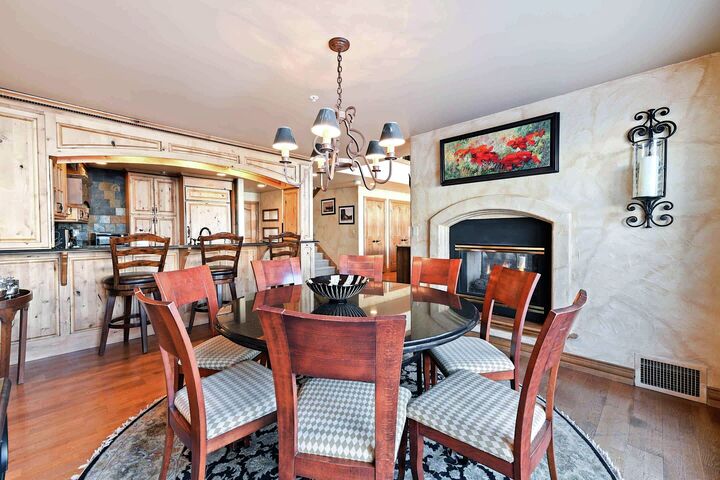 #405 - Dining Area