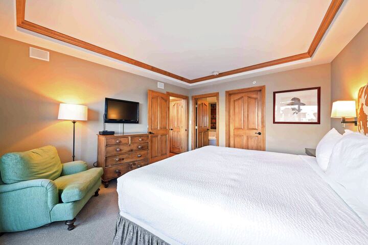 #405 - Bedroom