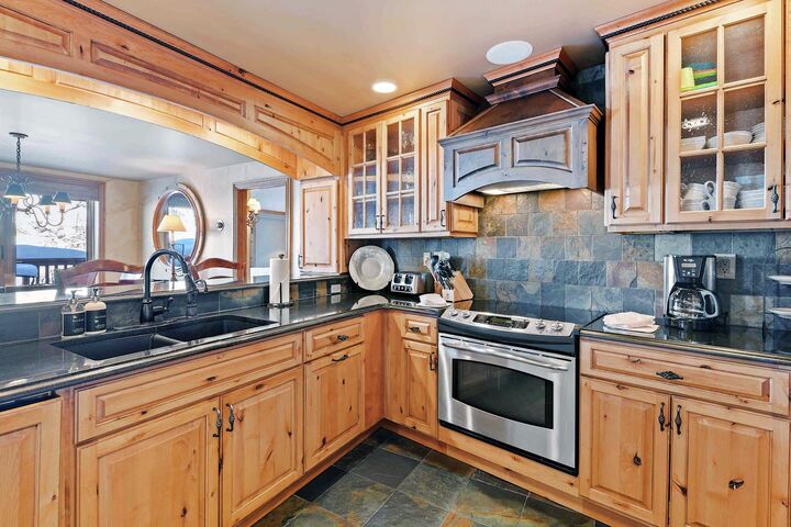 #405 - Kitchen