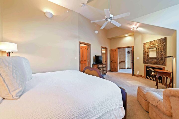 #405 - Master Bedroom