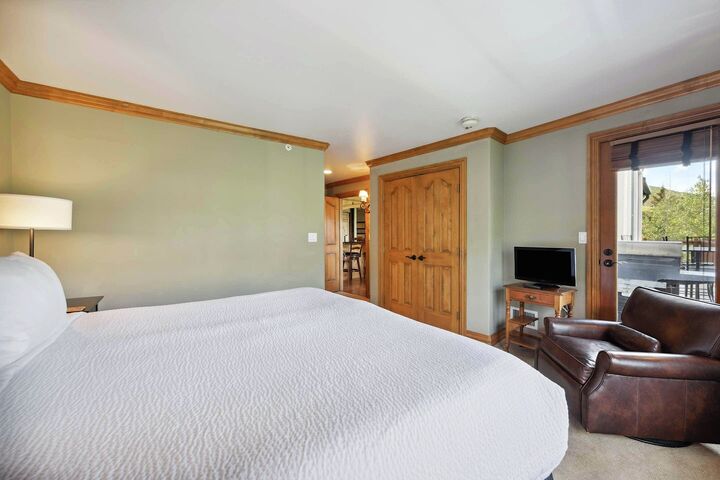 #405 - Bedroom