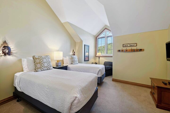 #405 - Bedroom