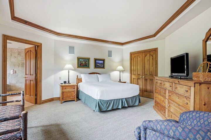 #407 - Bedroom