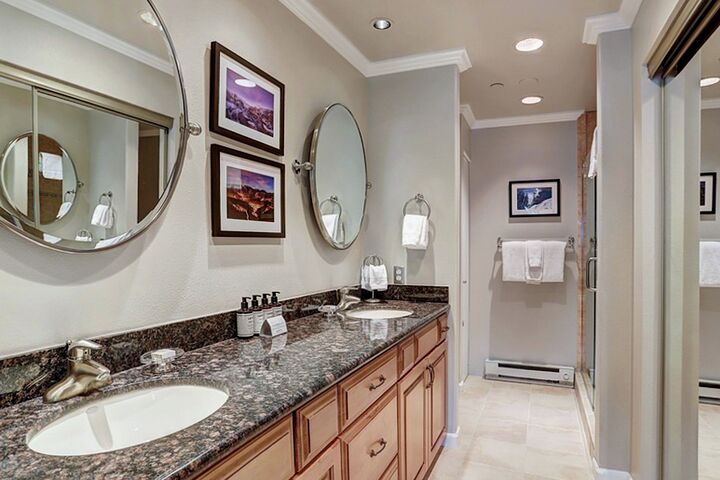 #A208 - Beaver Creek Retreat - Ensuite Bathroom