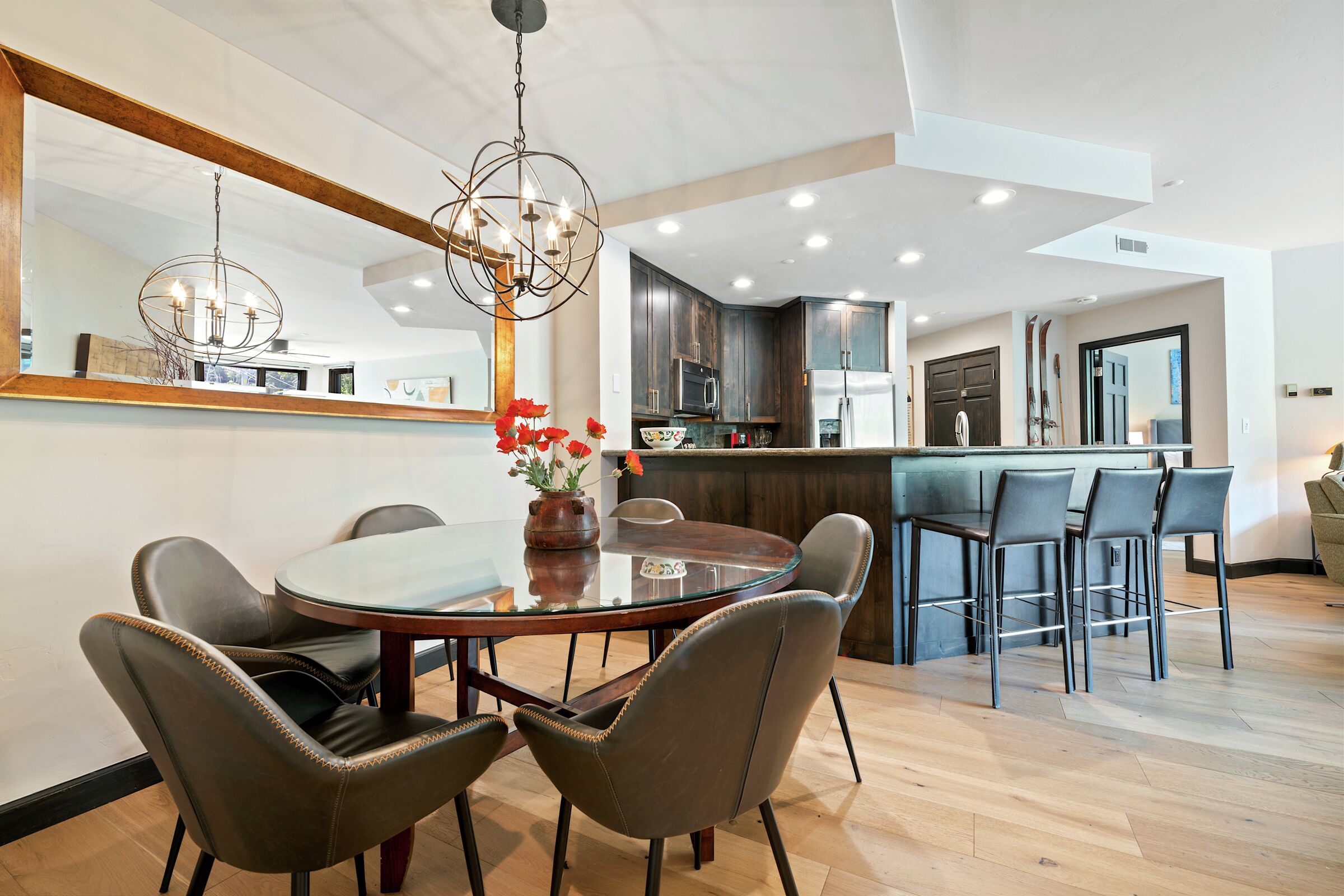 Dining Area & Kitchen