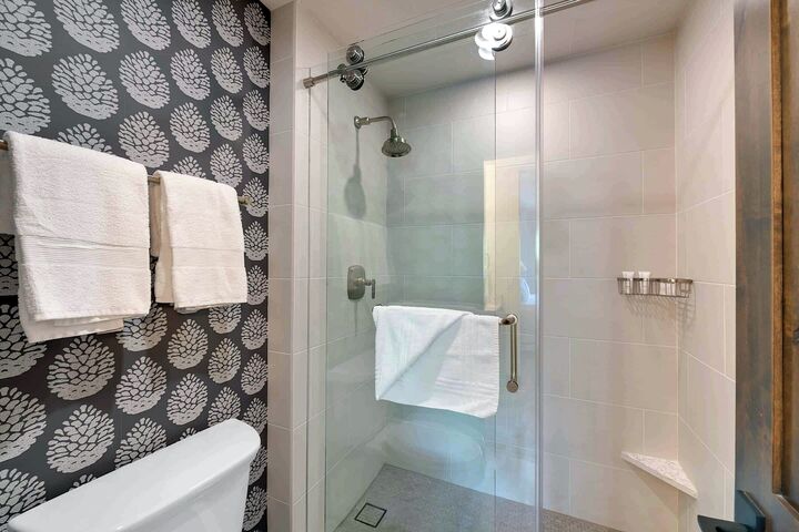 Master Ensuite Bathroom