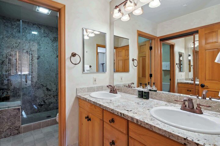 Master Ensuite Bathroom