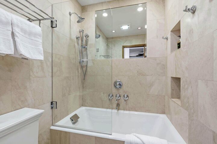 #208 - Westview - Master Ensuite Bathroom