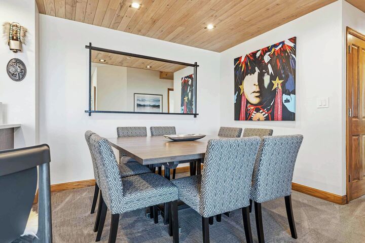 #208 - Westview - Dining Area