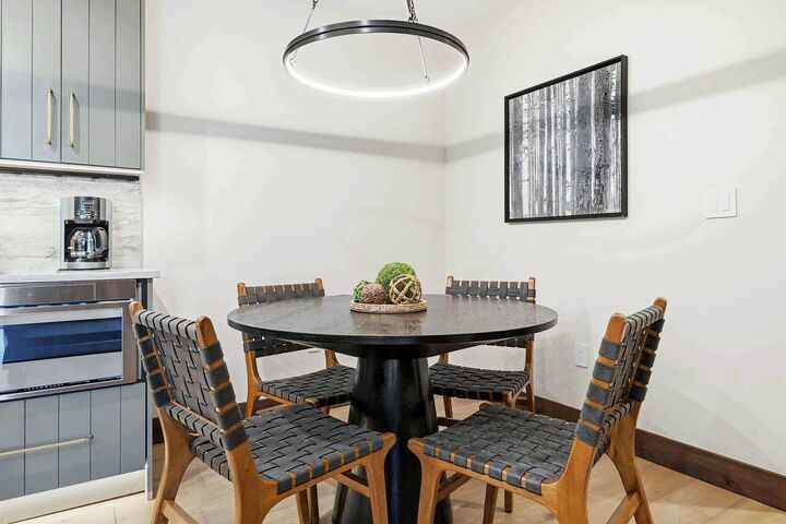 #205 - Lodge - Dining Area