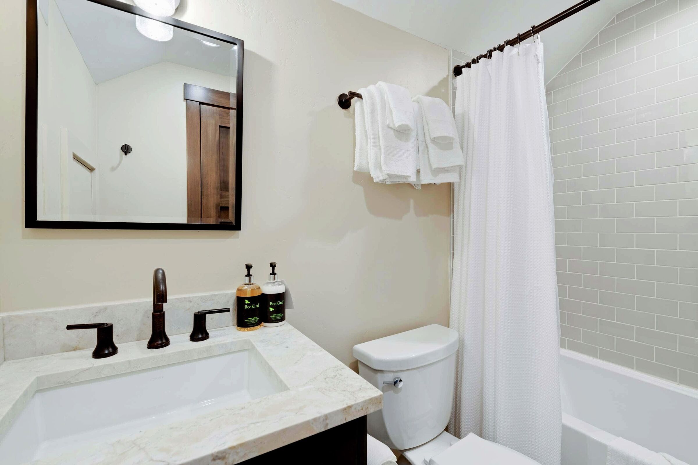 Den Ensuite Bathroom