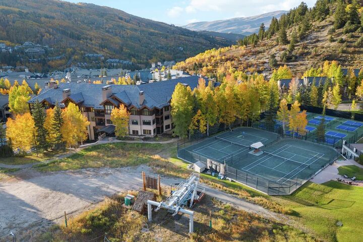 Tennis & Pickleball Courts