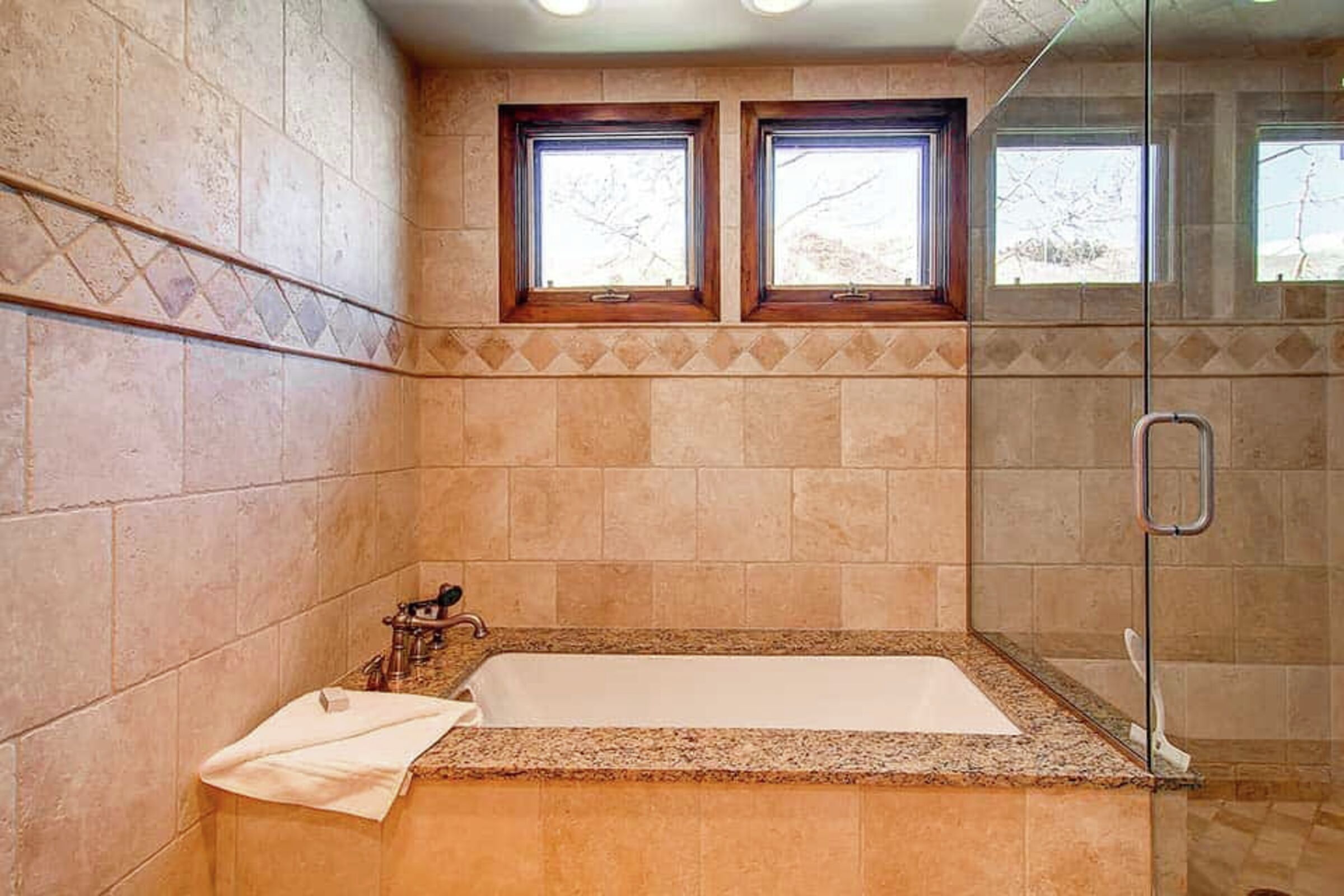 #200 - Master Ensuite Bathroom